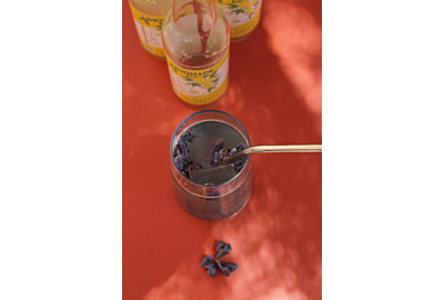 Zeste de pétale : un mocktail floral et pétillant